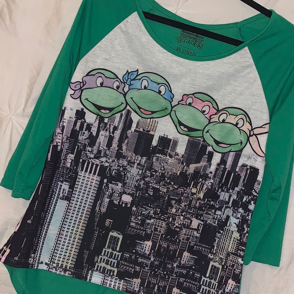 Teenage Mutant Ninja Turtles 15/17 Juniors women’s shirt